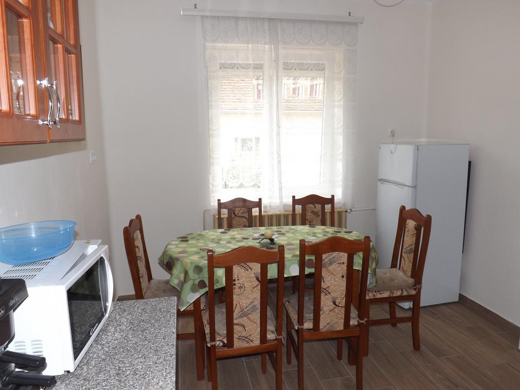 Fagyoengy Apartment ชาร์วาร์ ห้อง รูปภาพ