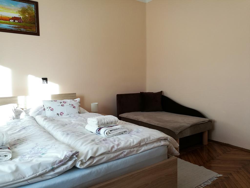 Fagyoengy Apartment ชาร์วาร์ ภายนอก รูปภาพ